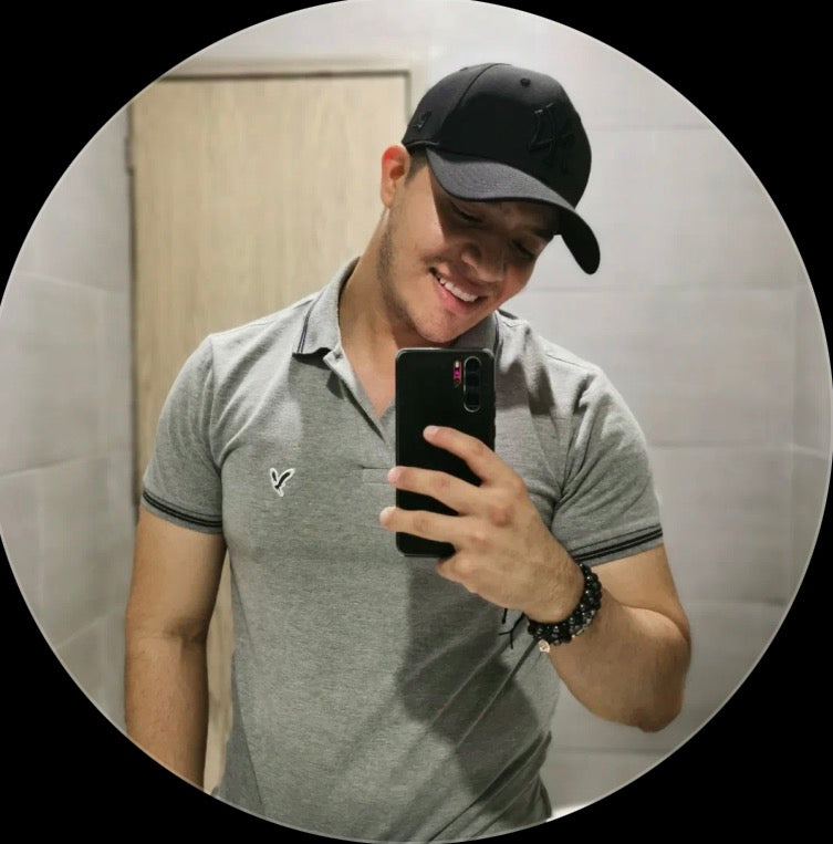 <em><strong>Alex W. - UK 🇬🇧&nbsp;</strong></em>